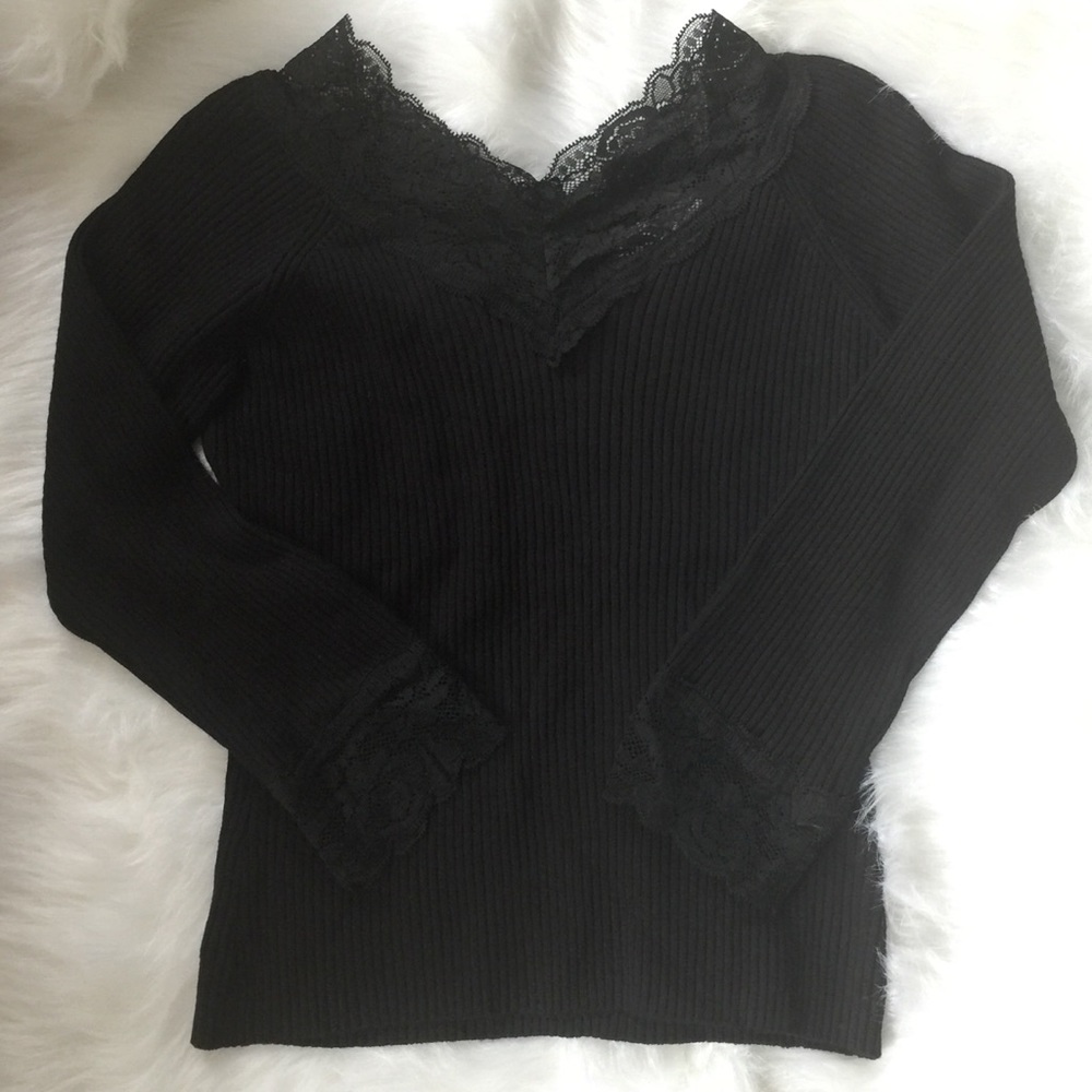 🌺 Rave Lace Longsleeve Ribbed Black Top Large